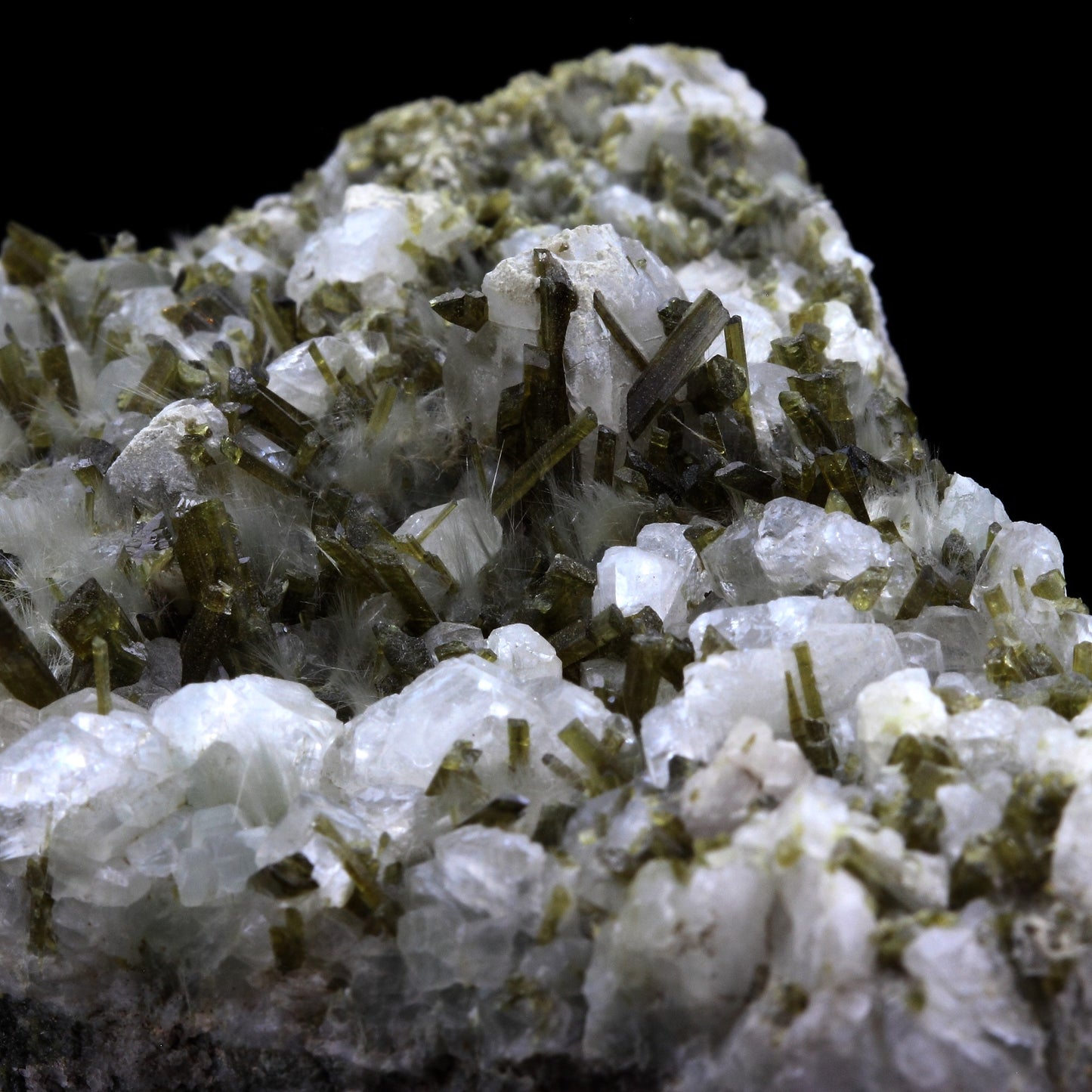 Albite + Epidote + Byssolite, 876.0 carats, Cornivier, Saint-Véran, Hautes-Alpes, Provence-Alpes-Côte d'Azur, France