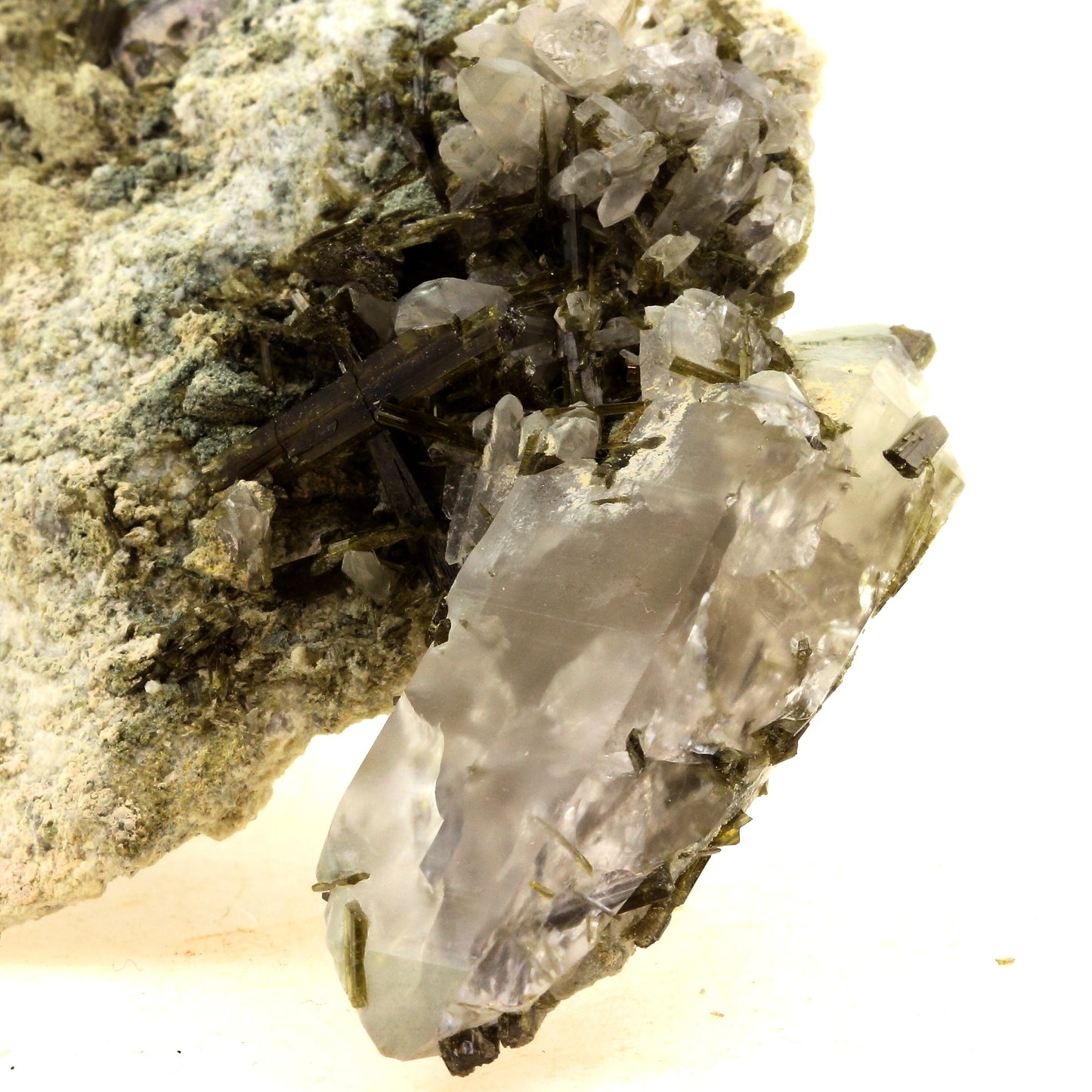 Epidote + Quartz. 790.0 carats. Aiguilles de l'Argentière, Col du Glandon, Savoie, France