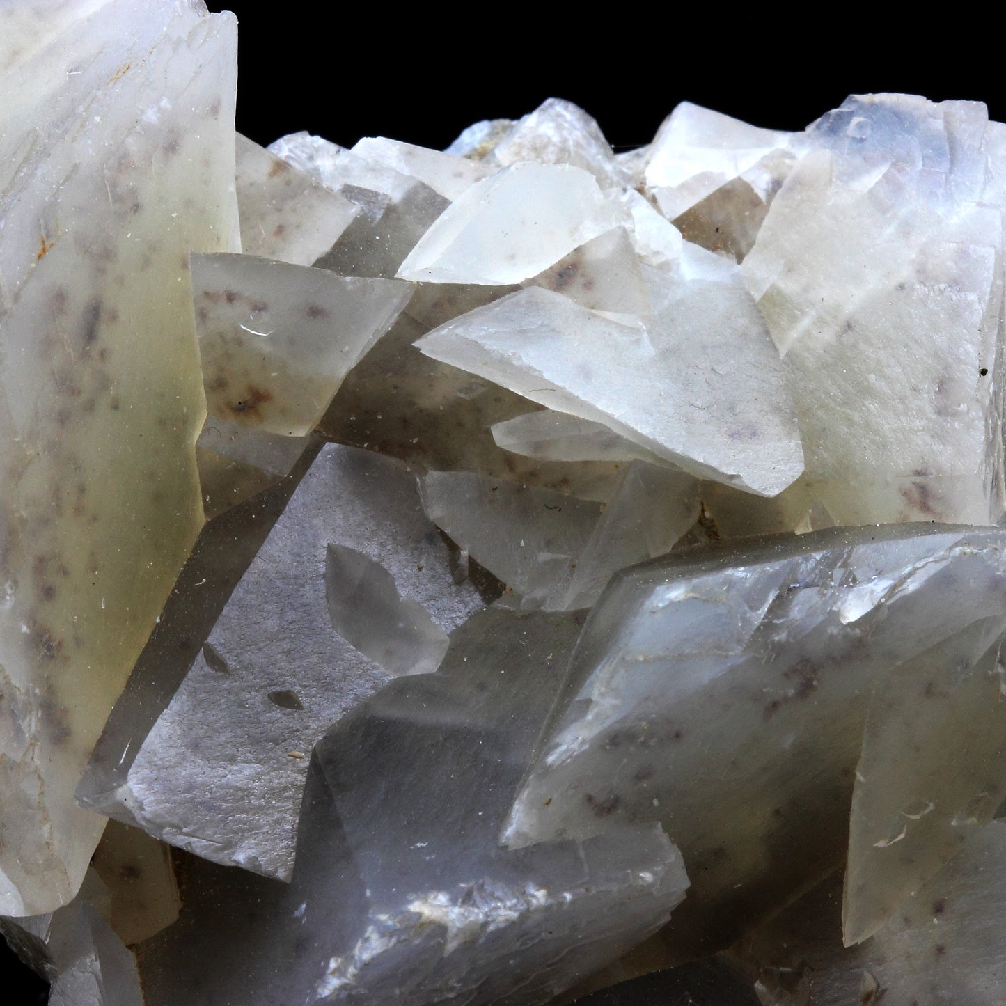 Calcite. 336.0 carats. Lamalou-les-Bains, Hérault, France