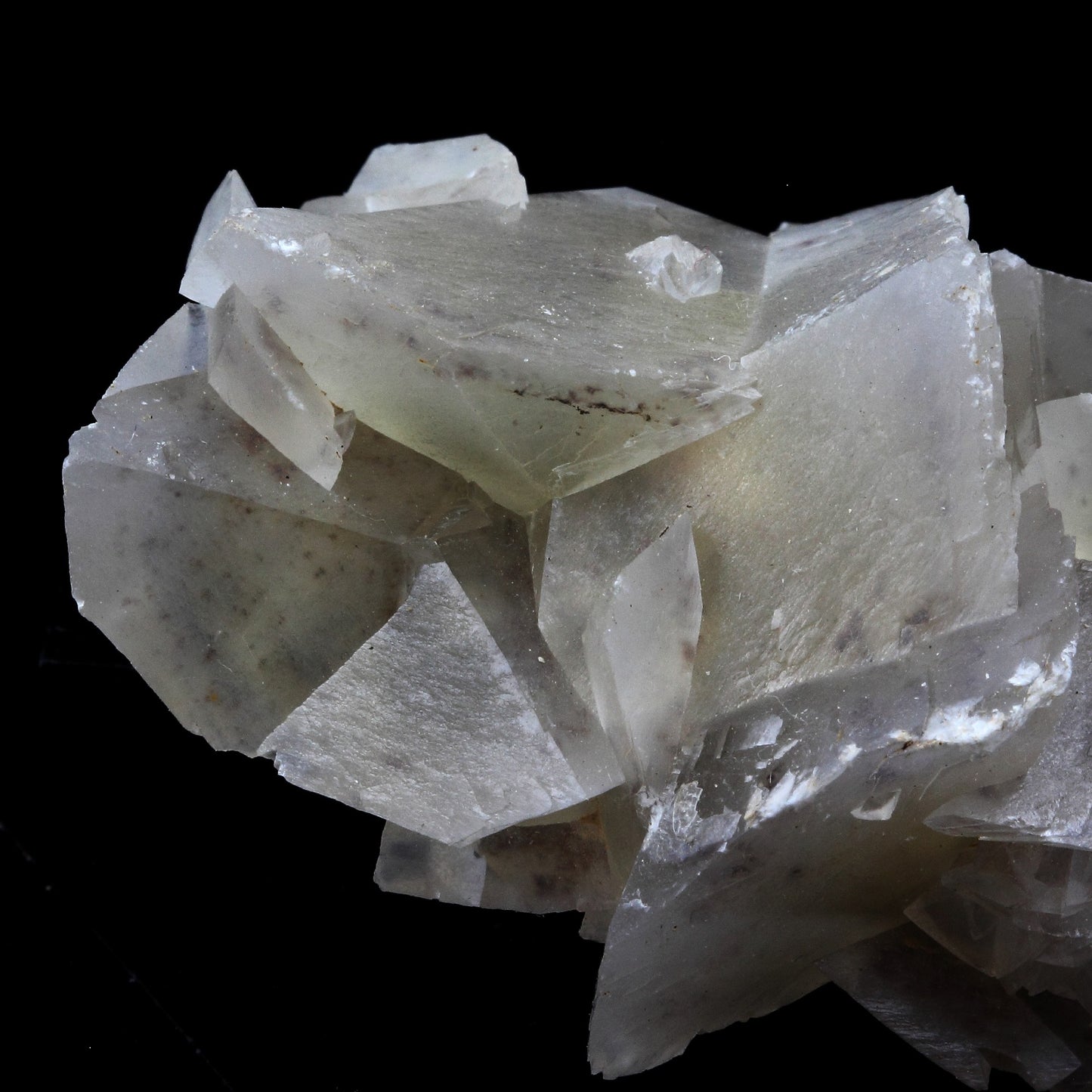 Calcite. 256.0 carats. Lamalou-les-Bains, Hérault, France