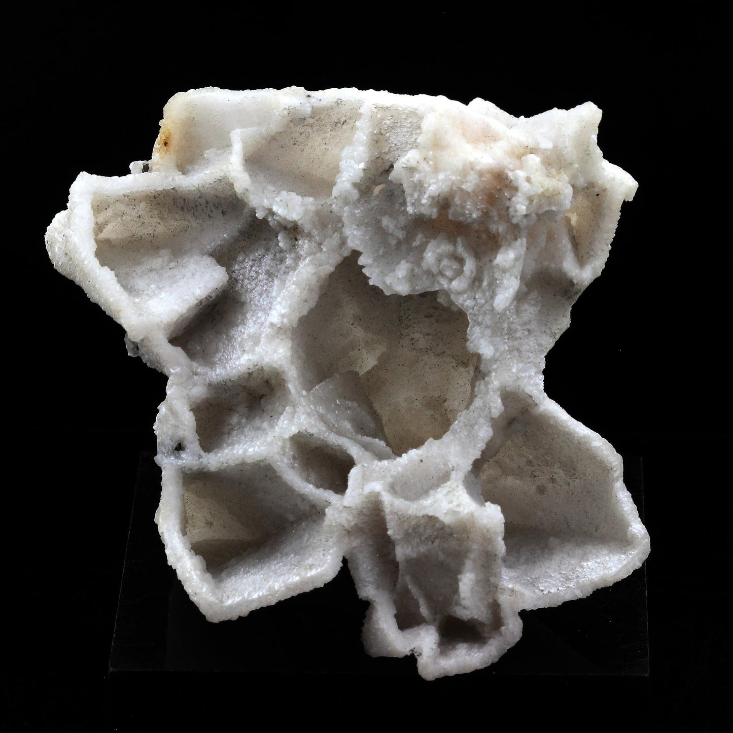 Pseudomorphose Quartz et Calcite. 147.0 carats. Cavnic Mine, Maramureș Co., Roumanie
