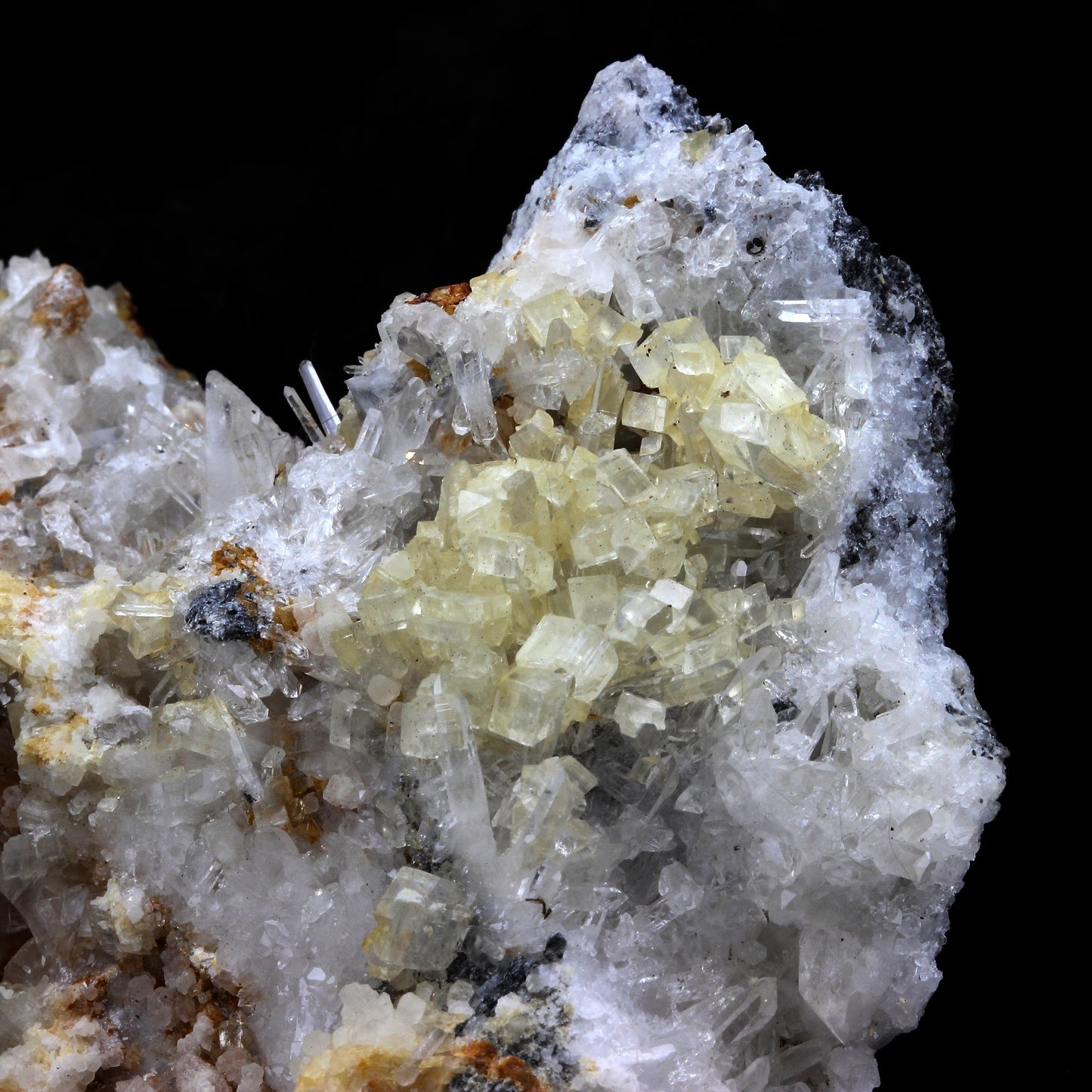 Quartz + Dolomite. 1314.0 carats. Saint-Pierre-de-Mésage, Isère, France