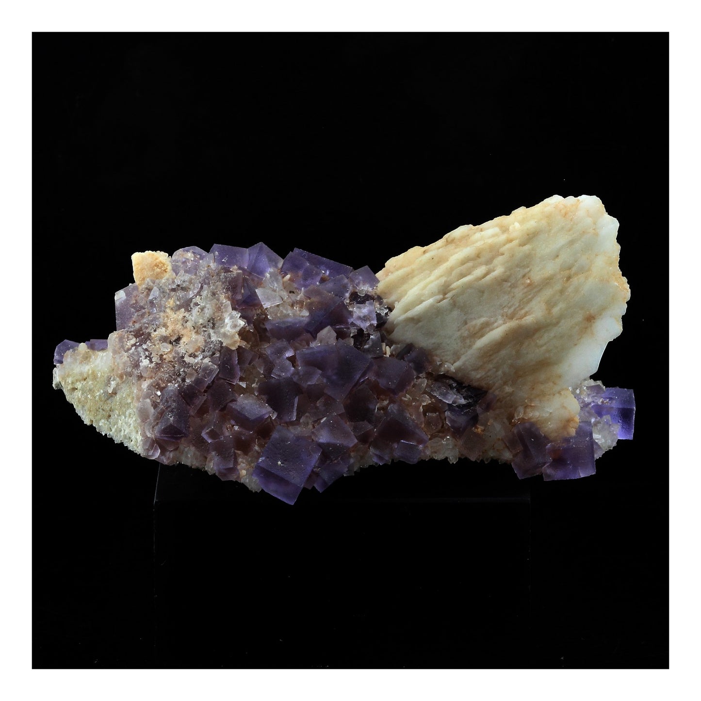 Fluorite + Baryte + Quartz. 274.0 carats. La Cabaña, Berbes, Asturias, Espagne