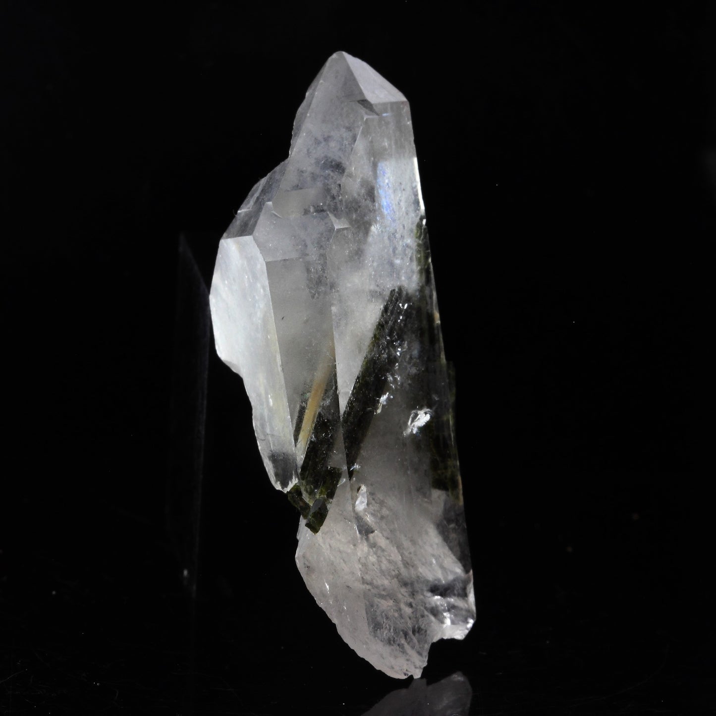 Quartz + Epidote. 145.0 carats. Caetité, Bahia, Brésil