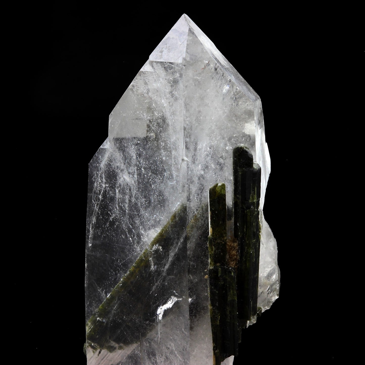 Quartz + Epidote. 145.0 carats. Caetité, Bahia, Brésil