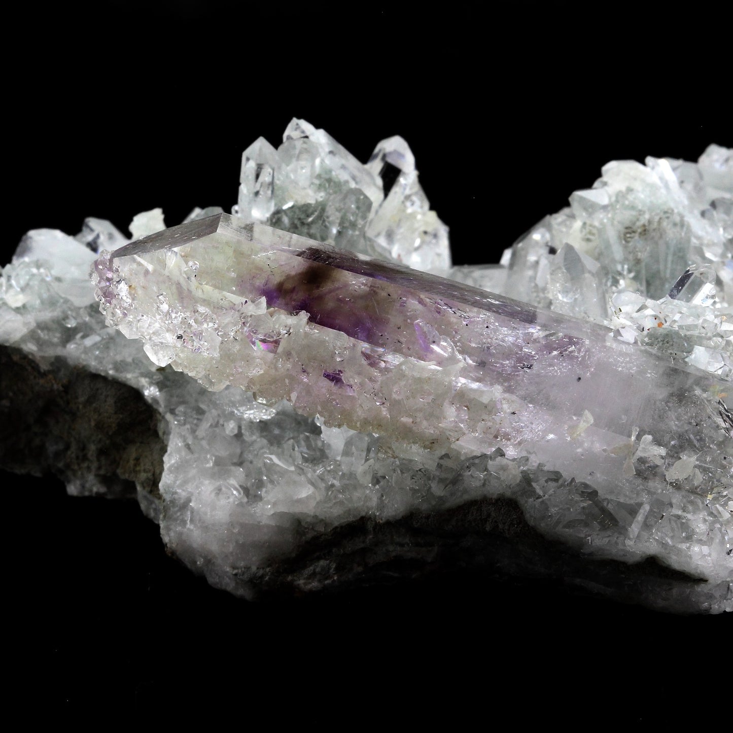 Quartz + Améthyste. 1086.0 carats. Goboboseb Mts, Brandberg, Namibie