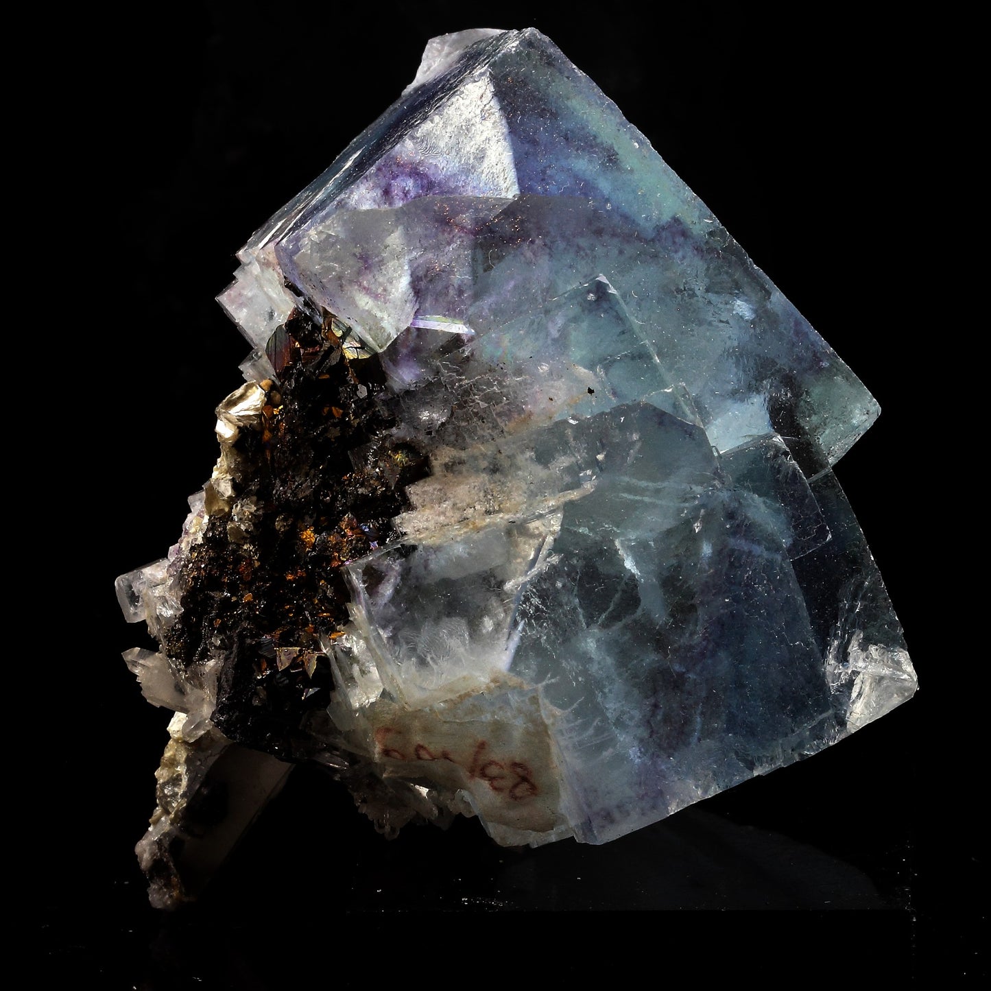 Fluorite + Quartz. 2034.0 carats. Taolin Mine, Linxiang, Hunan, Chine