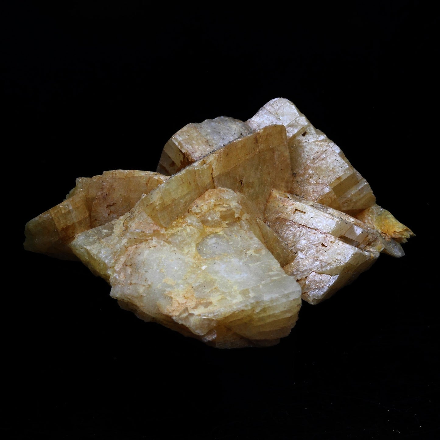 Dolomite. 61.0 carats. Mine de Mésage, Saint-Pierre-de-Mésage, France