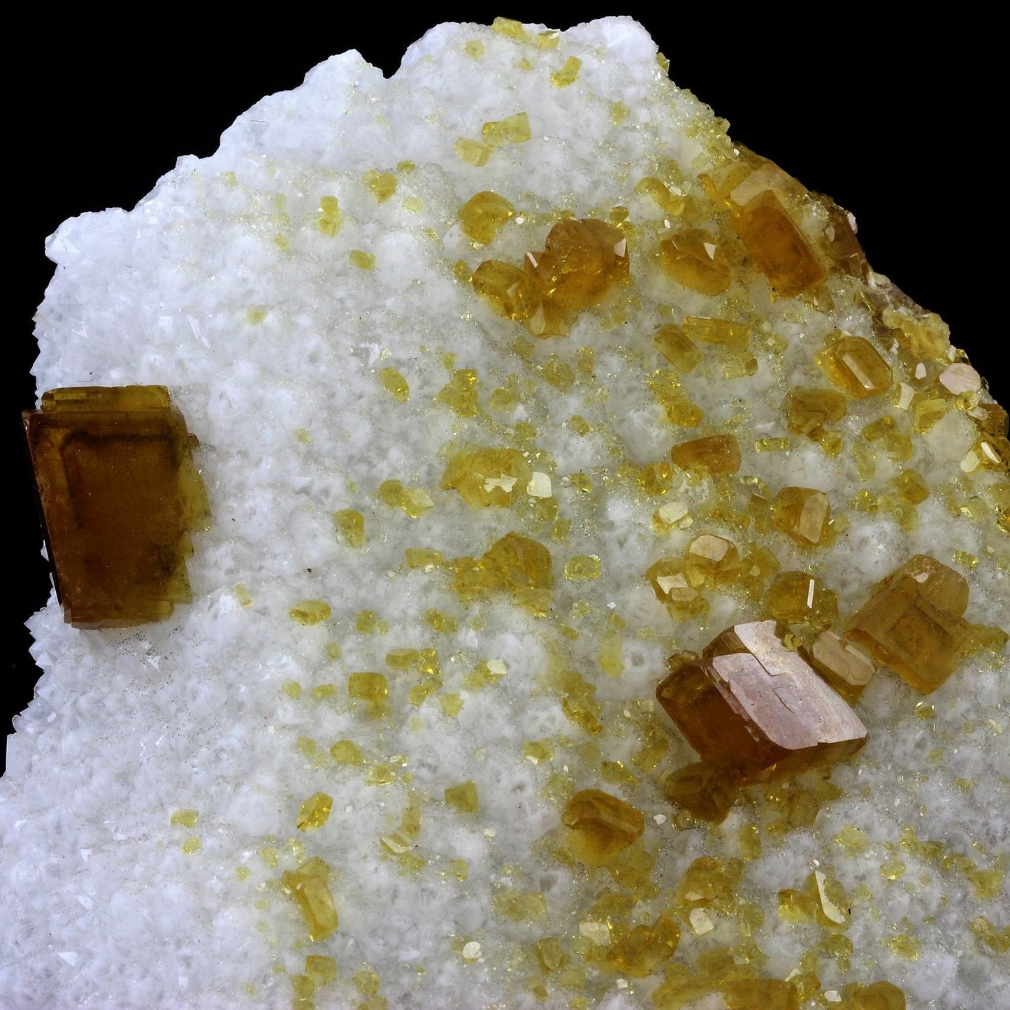 Baryte. 2673.0 carats. Xiefang Mine, Ganzhou, Chine