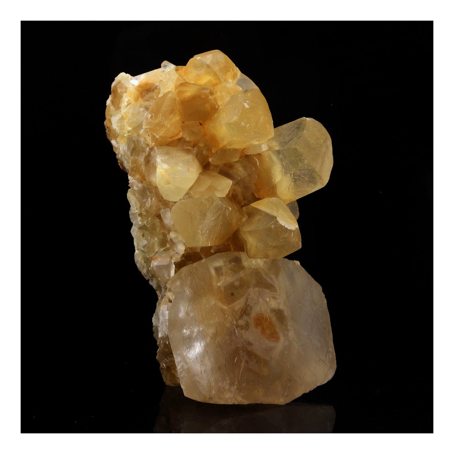 Calcite. 464.0 carats. La Sambre Quarry, Landelies, Belgique