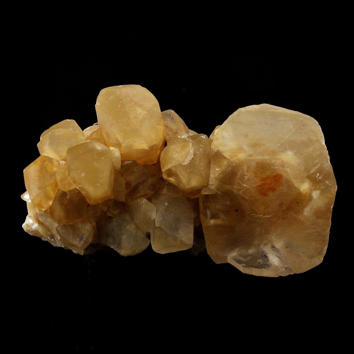 Calcite. 464.0 carats. La Sambre Quarry, Landelies, Belgique