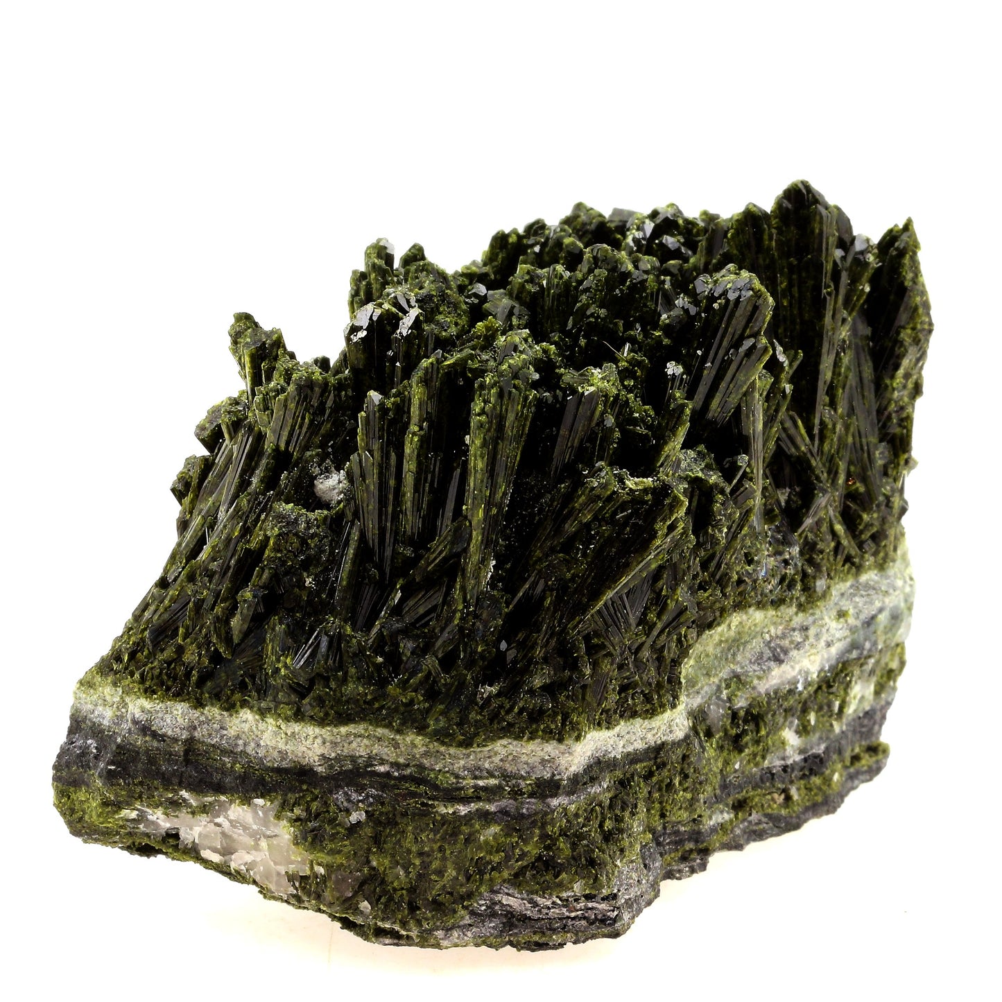 Epidote. 2992.0 carats. Cornillon, Bourg d'Oisans, France