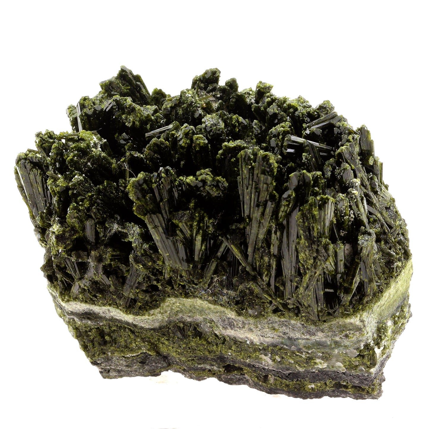 Epidote. 2992.0 carats. Cornillon, Bourg d'Oisans, France