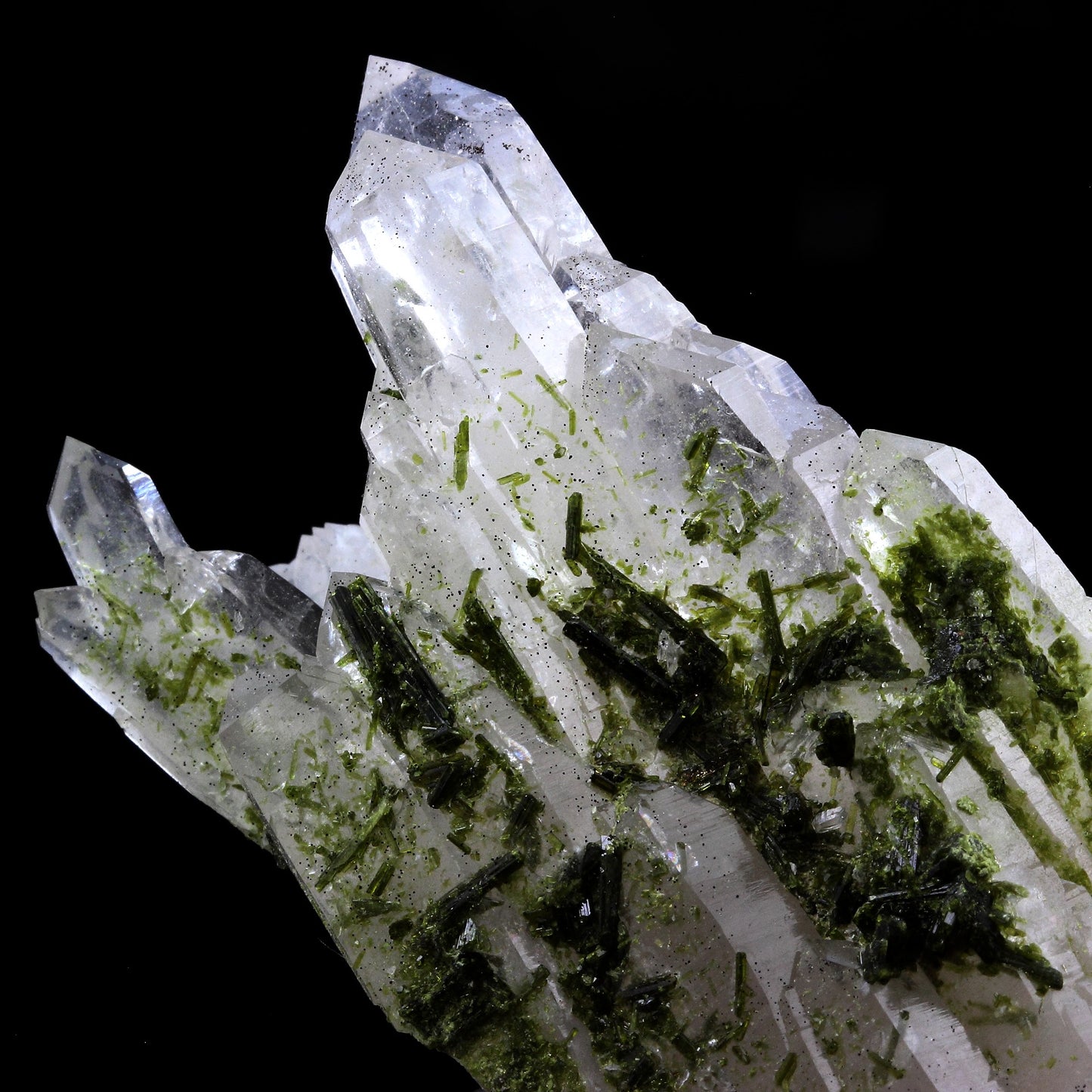 Epidote + Quartz. 666.0 carats. Cornillon, Bourg d'Oisans, France