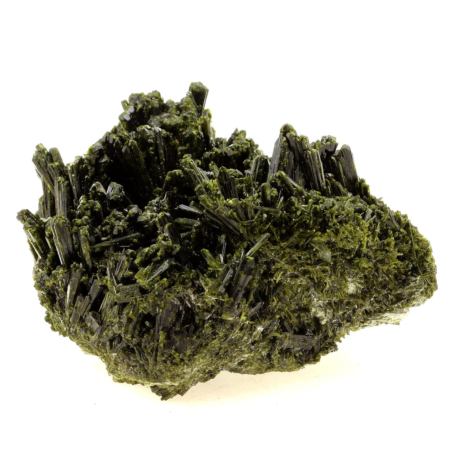 Epidote. 2440.0 carats. Cornillon, Bourg d'Oisans, France