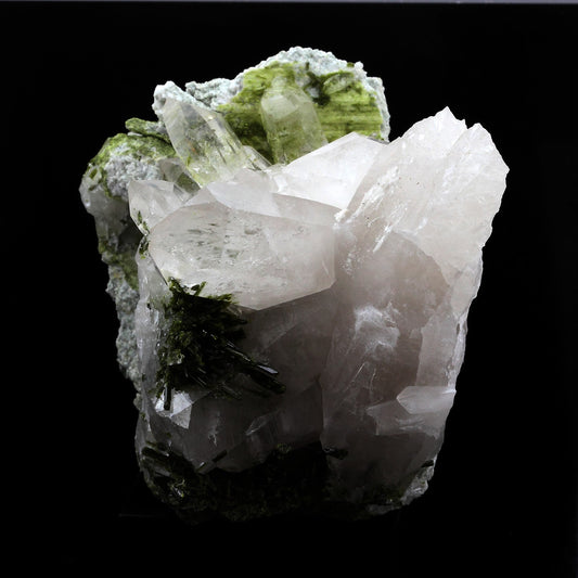 Epidote + Quartz. 1277.0 carats. Cornillon, Bourg d'Oisans, France