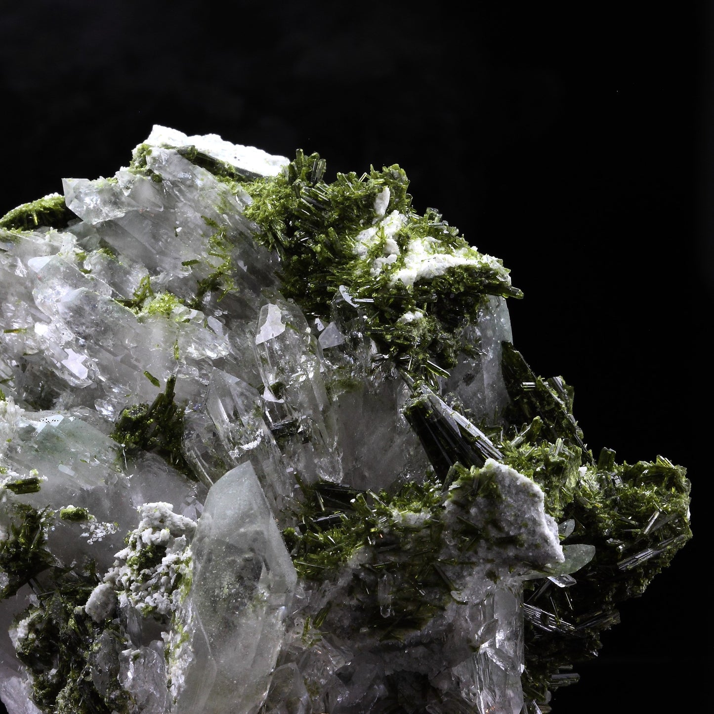 Epidote + Quartz. 1645.0 carats. Cornillon, Bourg d'Oisans, France