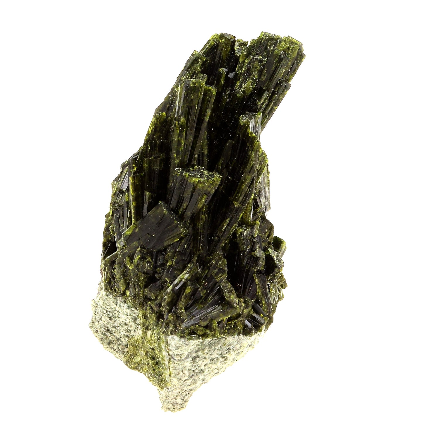 Epidote. 124.0 carats. Cornillon, Bourg d'Oisans, France