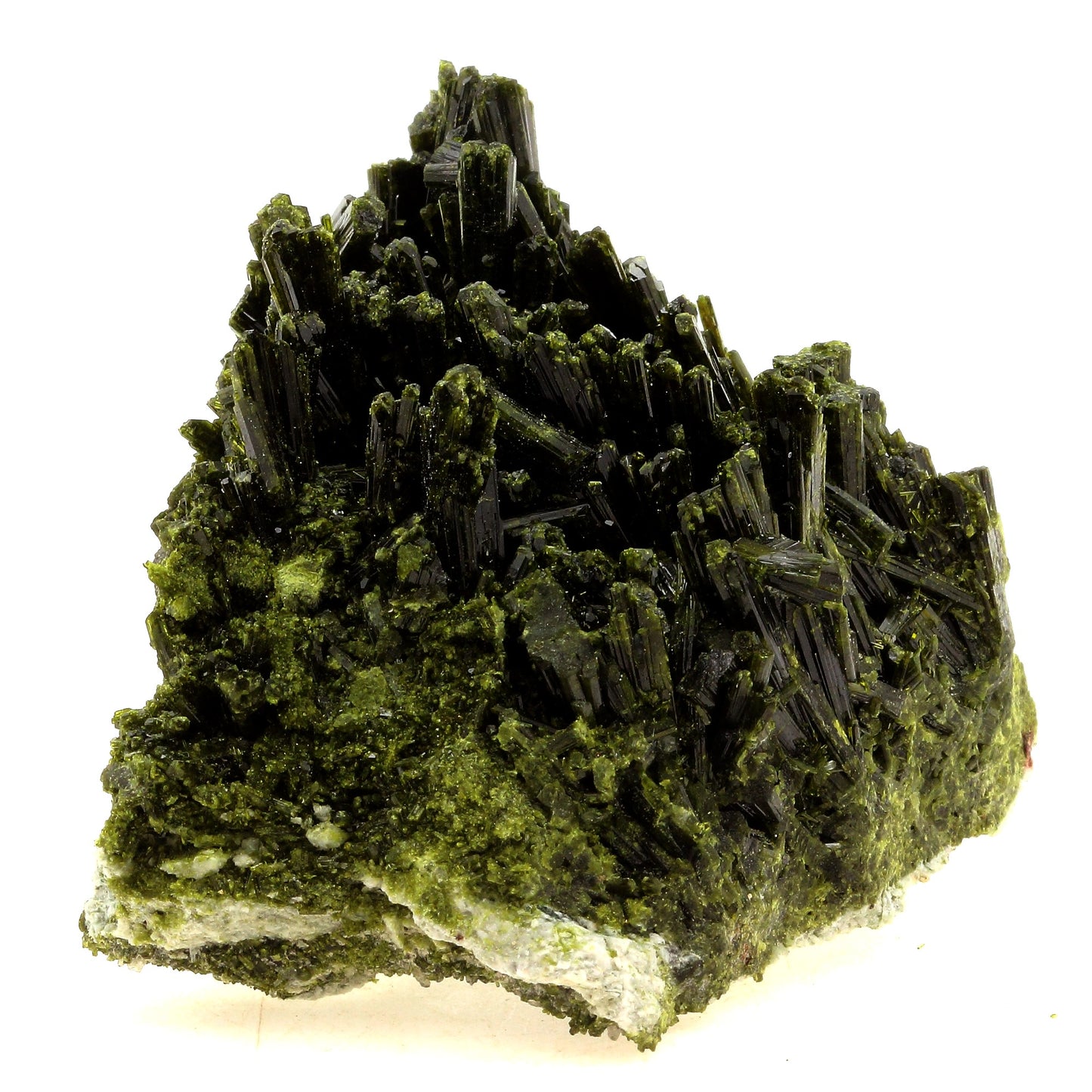 Epidote. 655.0 carats. Cornillon, Bourg d'Oisans, France