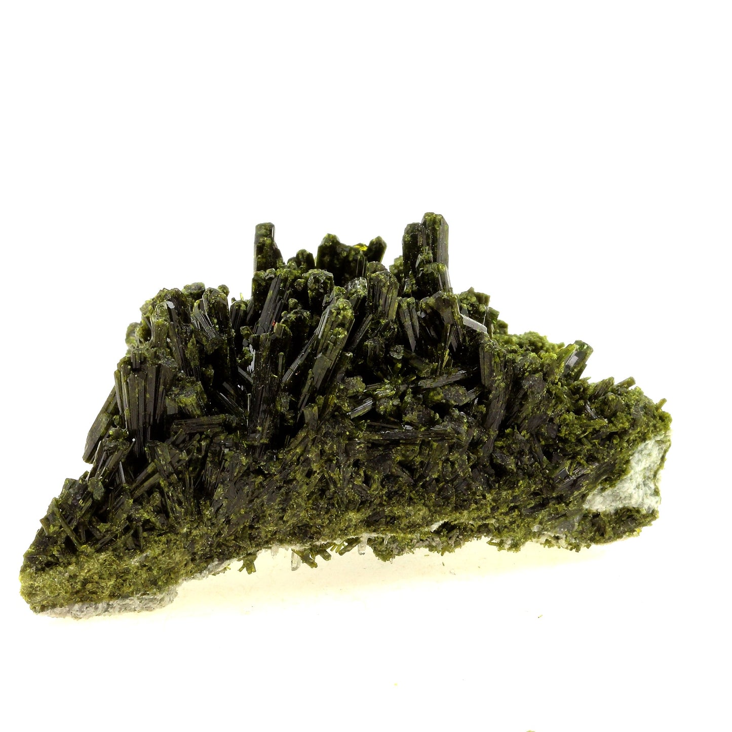 Epidote. 655.0 carats. Cornillon, Bourg d'Oisans, France