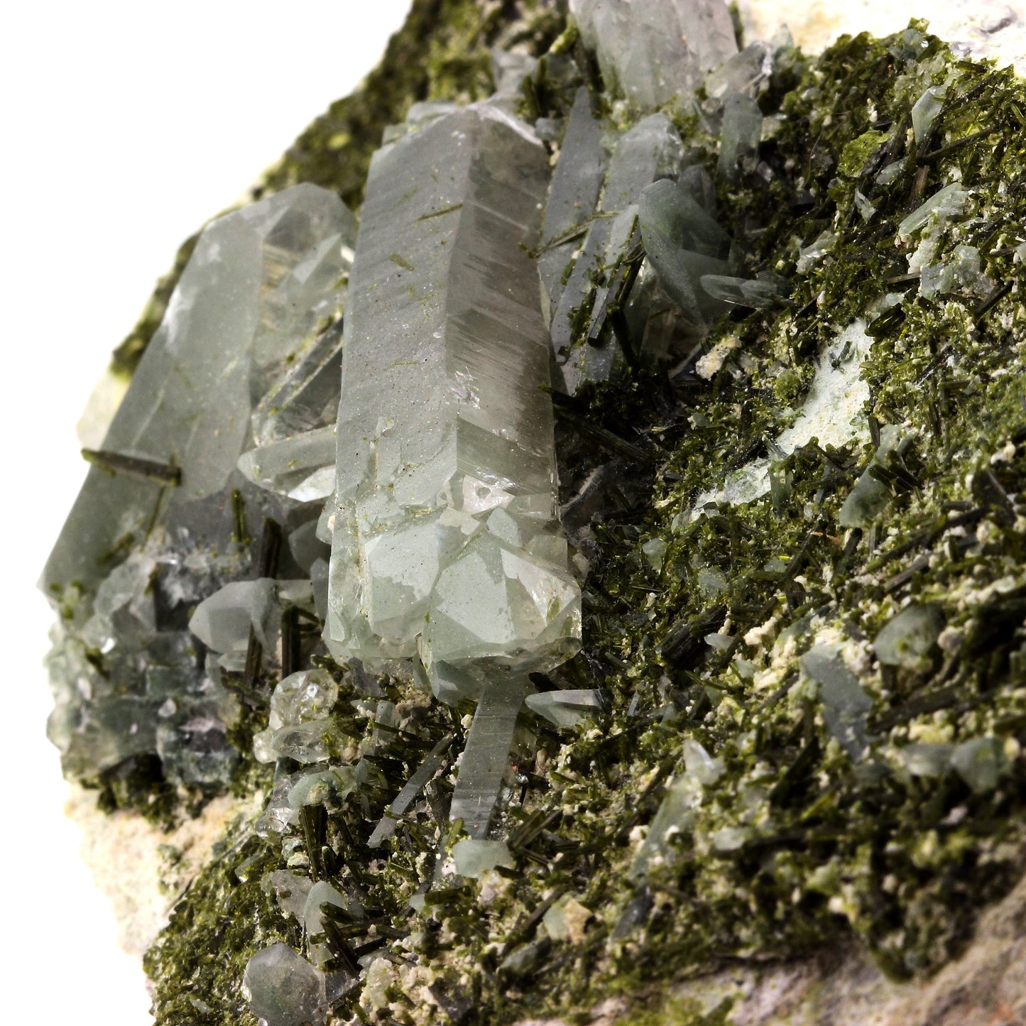 Epidote + Quartz. 6560.0 carats. Cornillon, Bourg d'Oisans, France