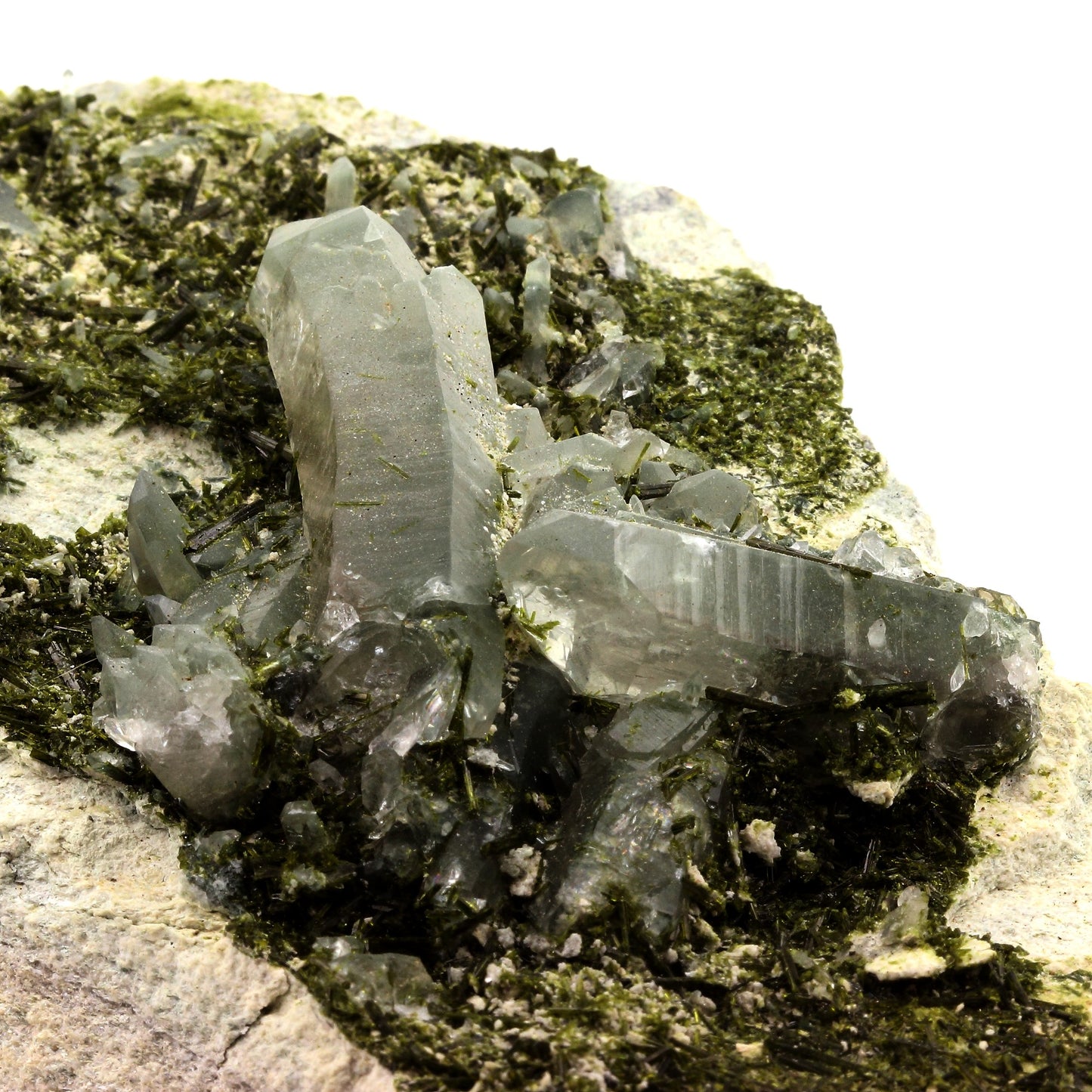 Epidote + Quartz. 6560.0 carats. Cornillon, Bourg d'Oisans, France