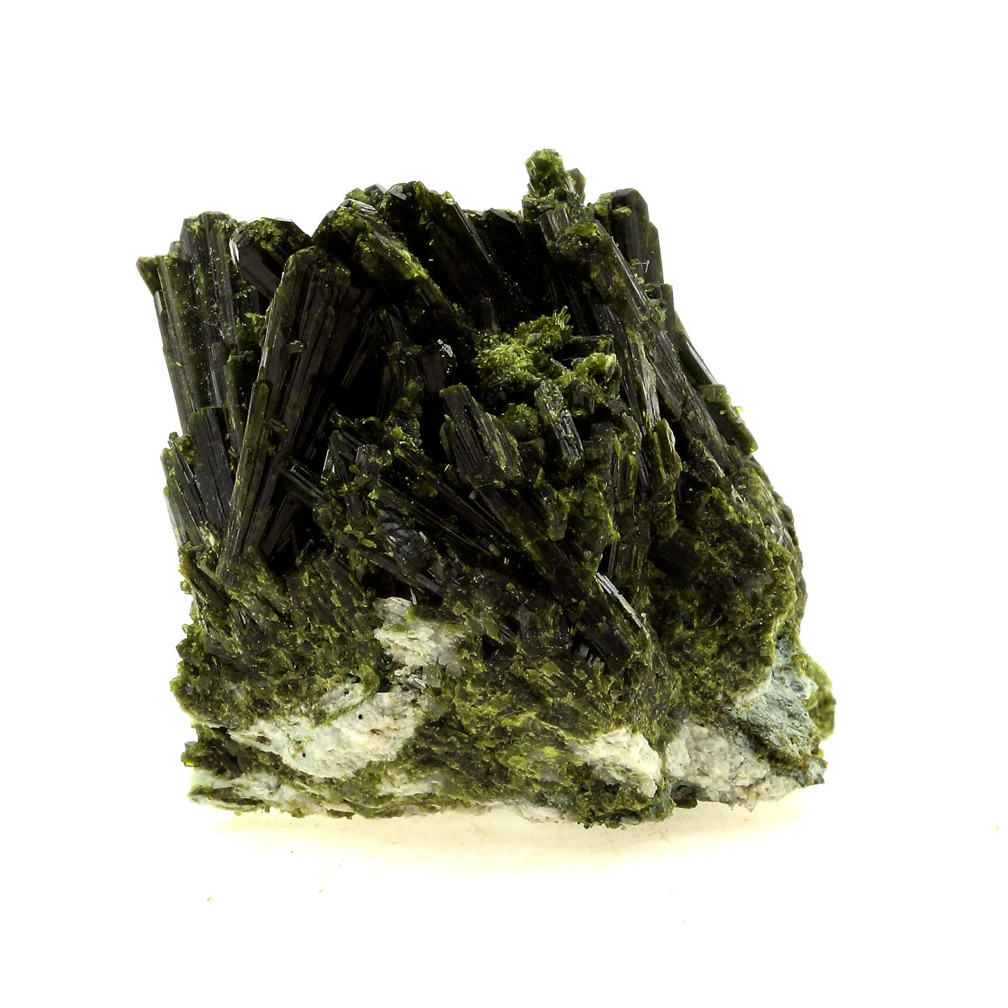 Epidote + Quartz. 337.0 carats. Cornillon, Bourg d'Oisans, France