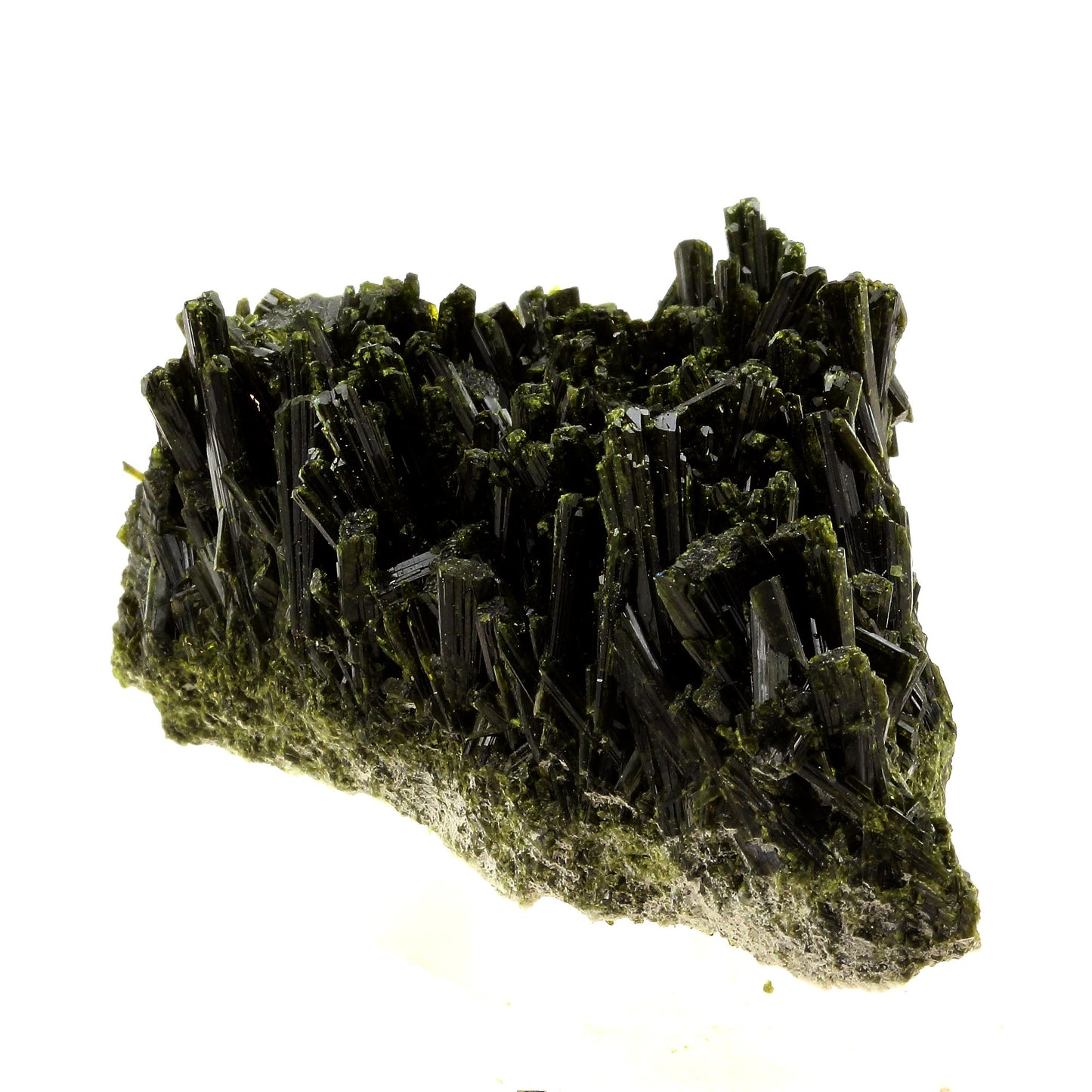 Epidote. 627.0 carats. Cornillon, Bourg d'Oisans, France