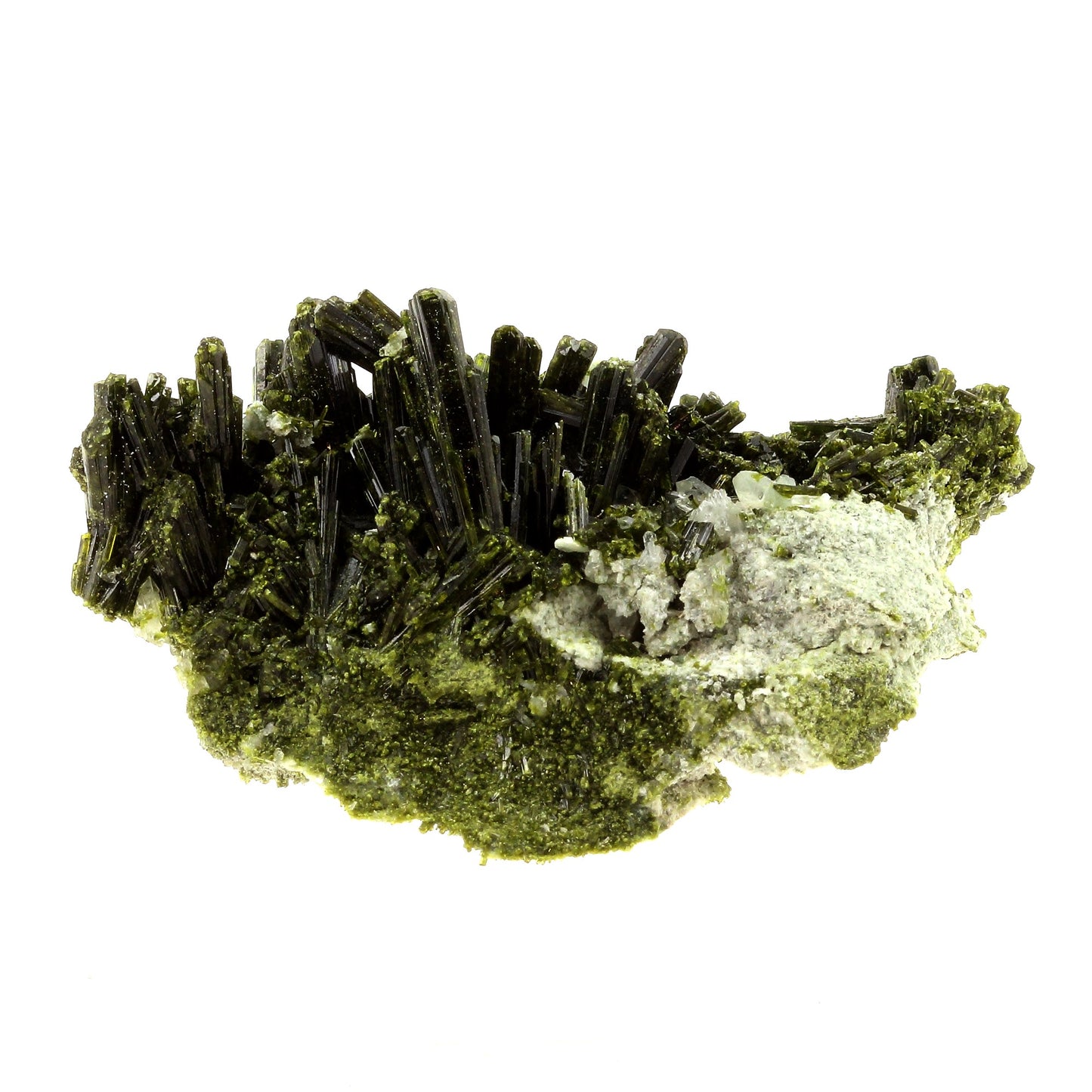 Epidote + Quartz. 367.0 carats. Cornillon, Bourg d'Oisans, France