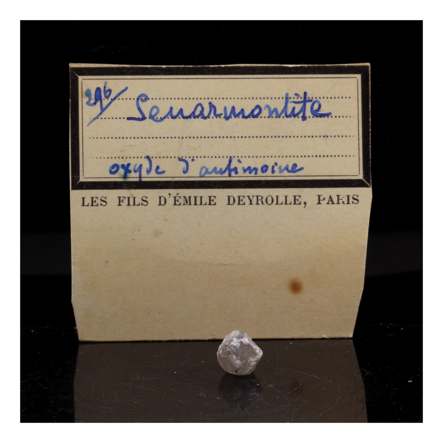 Senarmontite. 11.61 carats. Djebel Haminate, Algérie