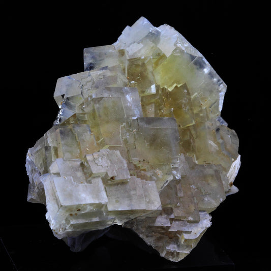Fluorite. 165.0 carats. La Barre, Puy-de-Dôme, France