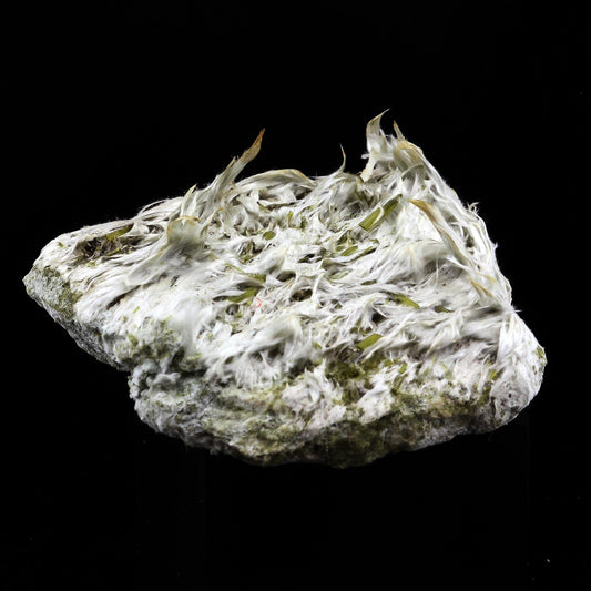 Epidote, Byssolite. 150.0 carats. Envers de Chamrousse, Belledonne, Isère, France