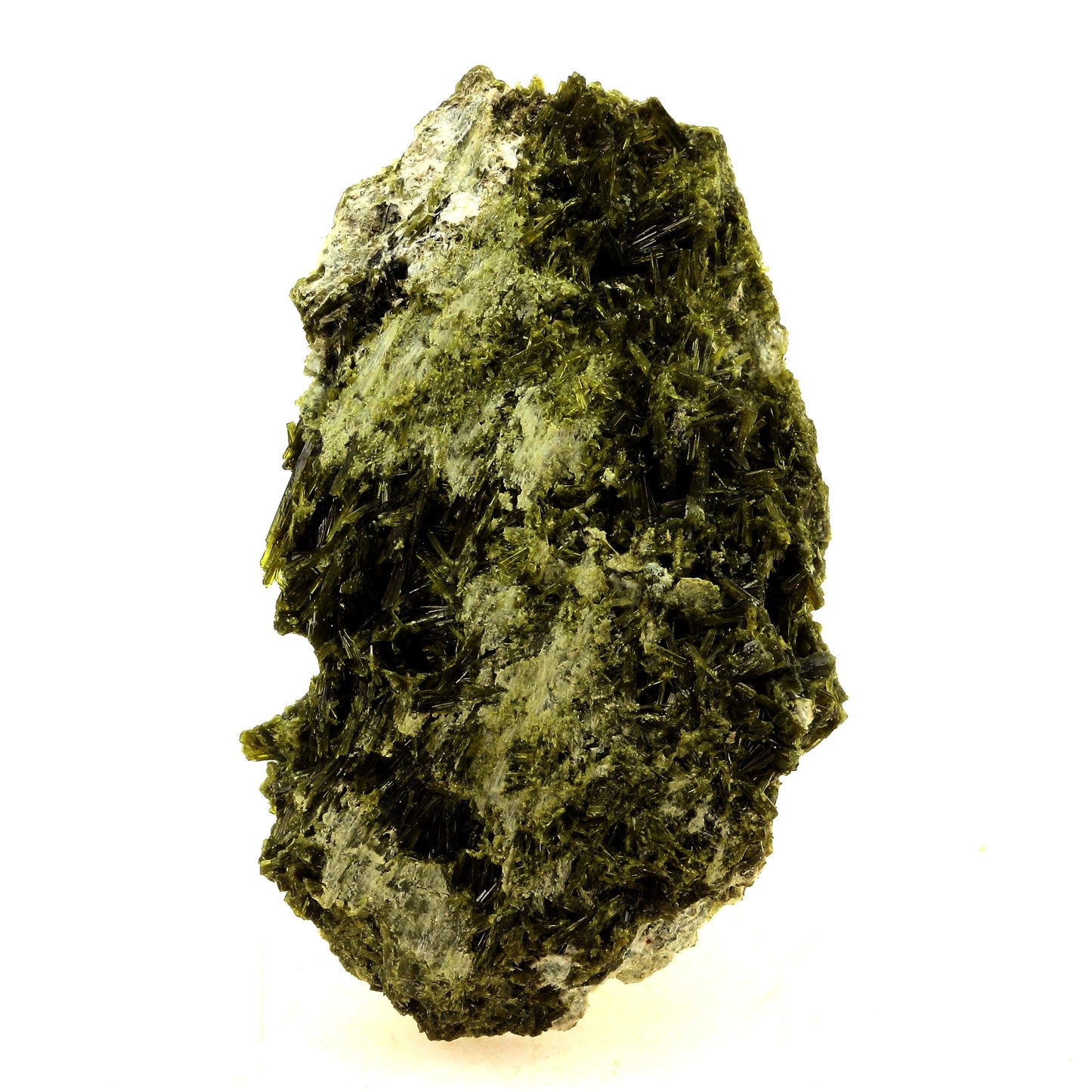 Epidote, Byssolite. 223.0 carats. Envers de Chamrousse, Belledonne, Isère, France