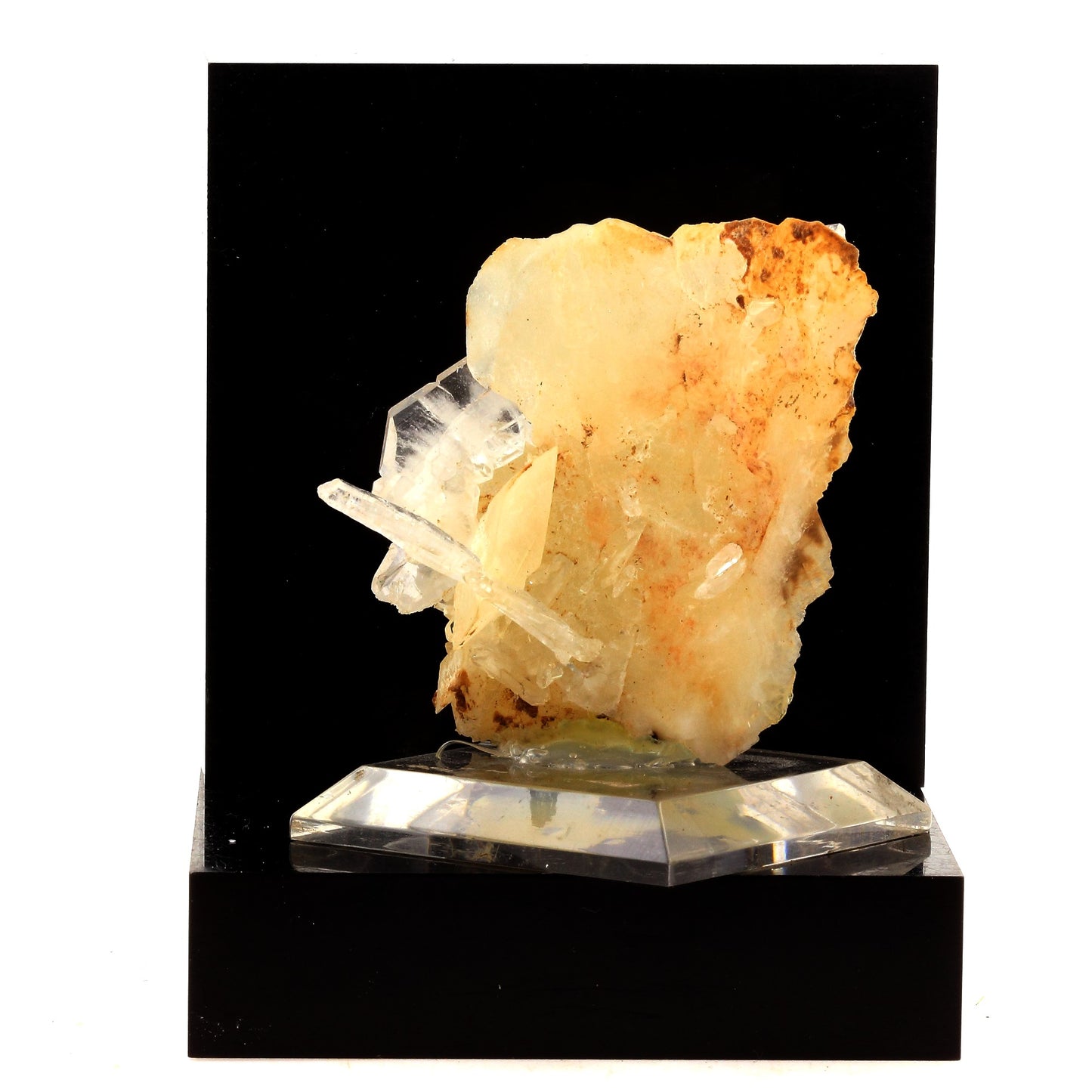 Quartz + Calcite. 365.5 carats. Balochistan, Pakistan