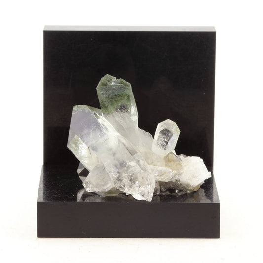 Quartz + Chlorite. 107.0 carats. Oisans, Isère, France