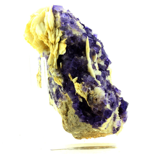 Fluorite + Quartz + Baryte. 4221.0 carats. La Cabaña, Berbes, Espagne