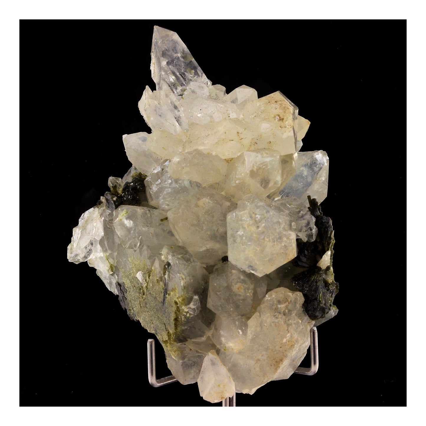 Quartz + Epidote. 720.0 carats. Saint-Véran, Hautes-Alpes, France