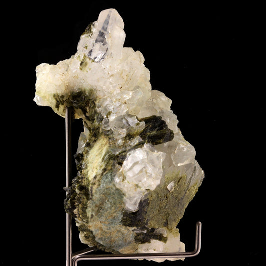 Quartz + Epidote. 720.0 carats. Saint-Véran, Hautes-Alpes, France