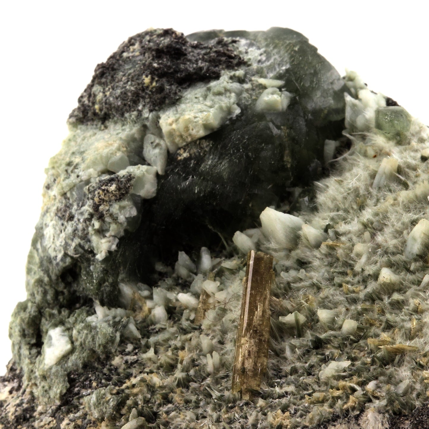 Prehnite + Epidote. 1205.0 carats. La Combe de la Selle, Bourg d'Oisans, France