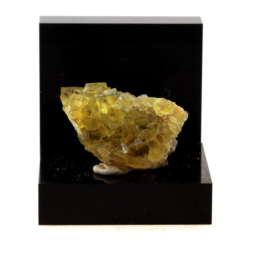 Fluorite. 65.5 carats. La Barre, Puy-de-Dôme, France
