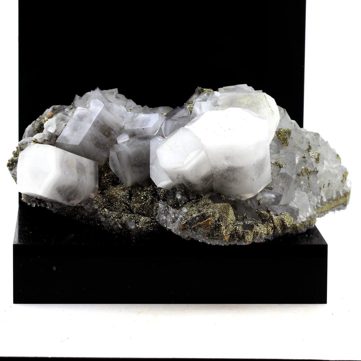 Calcite, Pyrite. 3184.5 carats. El Hammam Mine, Meknès, Maroc