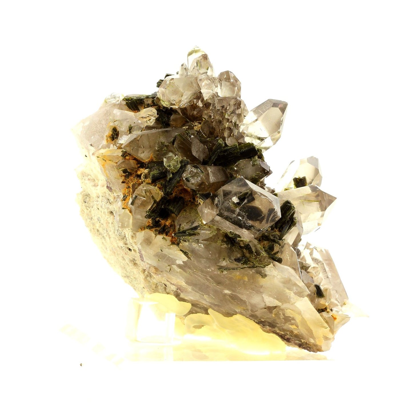 Quartz + Epidote. 4554.0 carats. Caetité, Bahia, Brésil