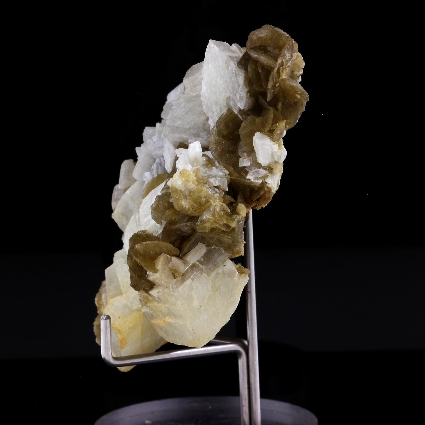 Dolomite + Siderite. 227.0 carats. La mure, Isère, France