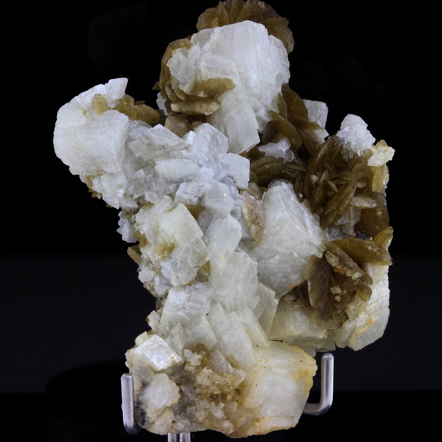 Dolomite + Siderite. 227.0 carats. La mure, Isère, France