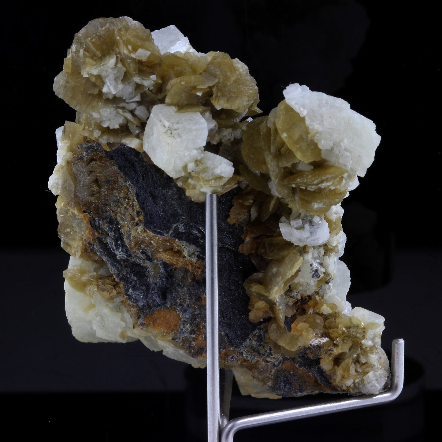 Dolomite + Siderite. 227.0 carats. La mure, Isère, France