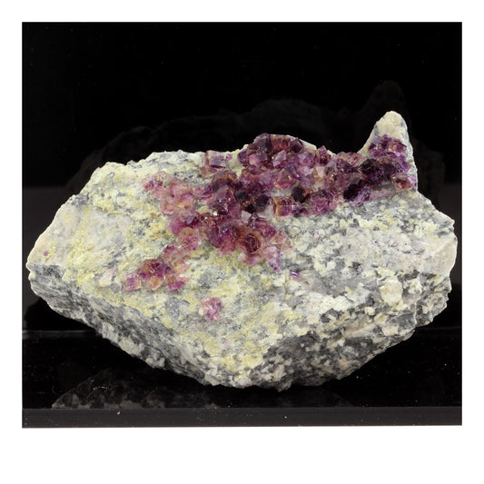 Fluorite. 769.00 carats. Saint-Péray, Ardèche, France