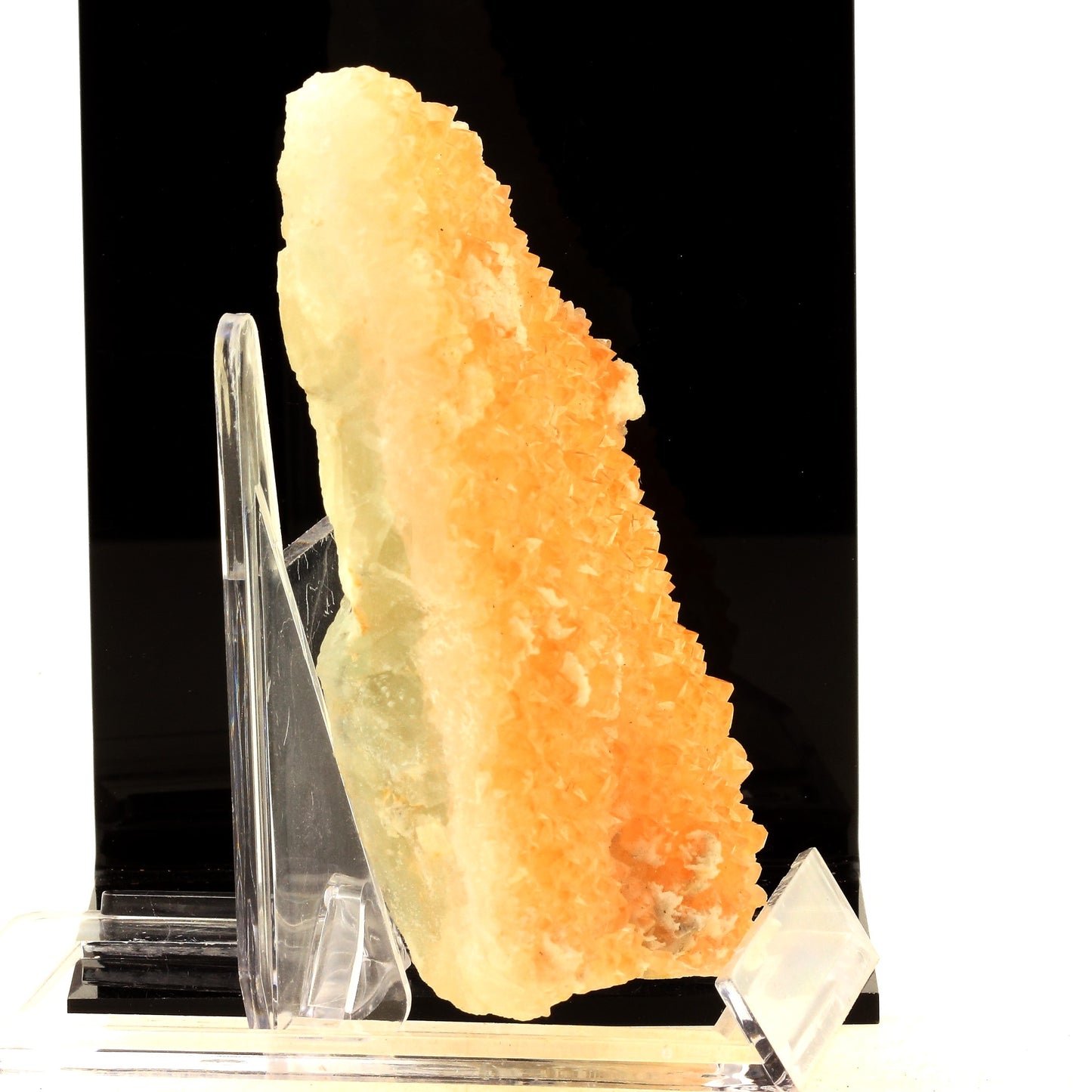 Fluorite + Quartz. 1789.0 carats. Langeac, Haute-Loire, France