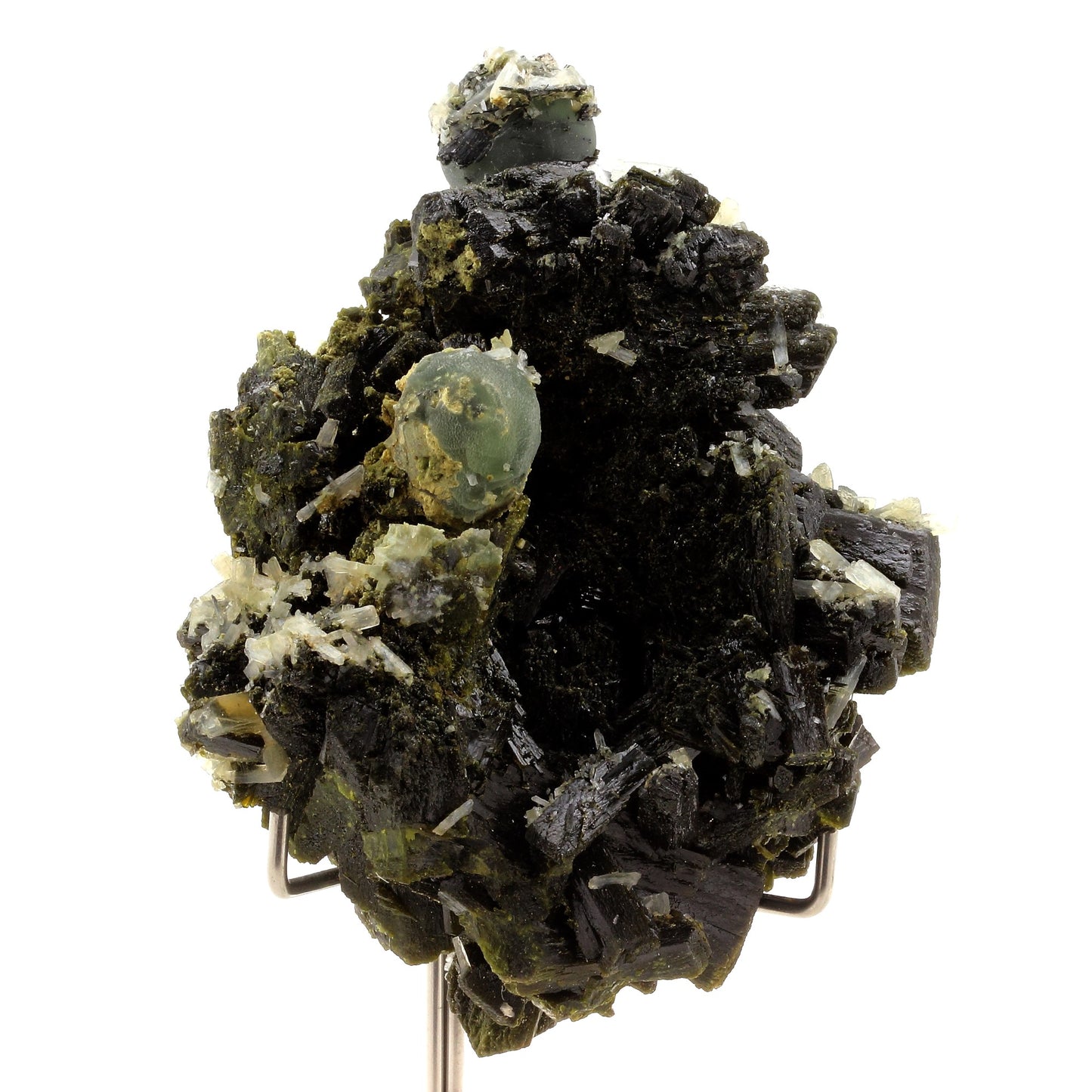 Epidote, Prehnite, Stilbite. 2440.0 carats. Bendougou, Kayes, Mali