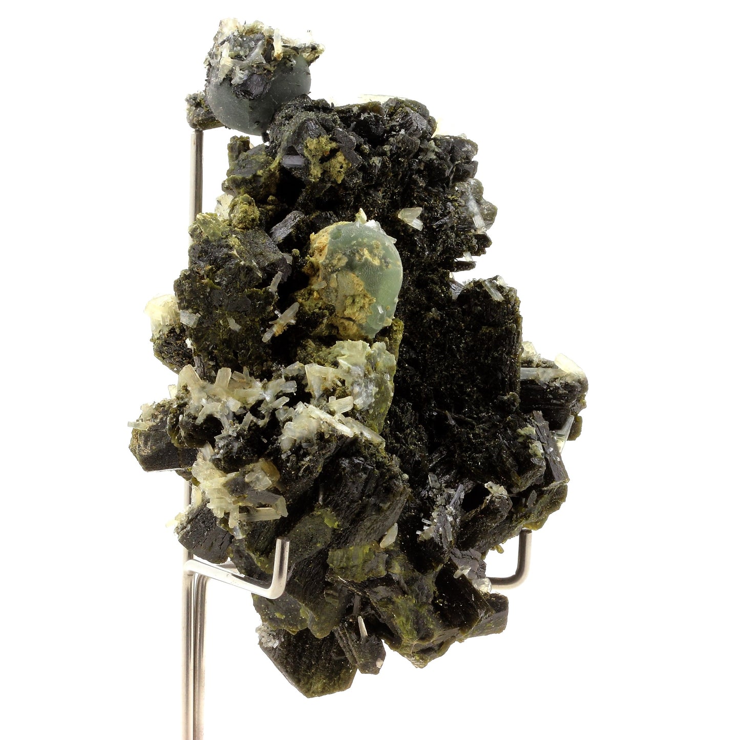 Epidote, Prehnite, Stilbite. 2440.0 carats. Bendougou, Kayes, Mali