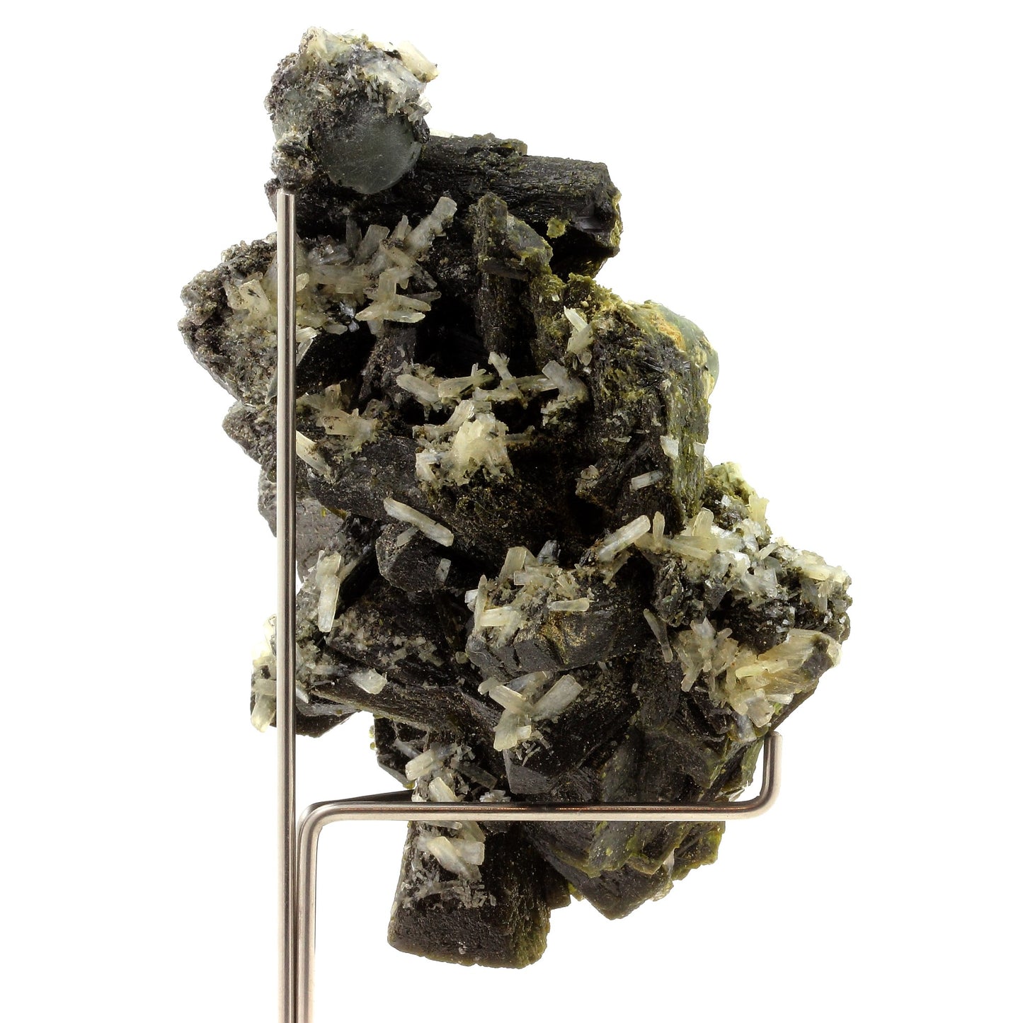 Epidote, Prehnite, Stilbite. 2440.0 carats. Bendougou, Kayes, Mali